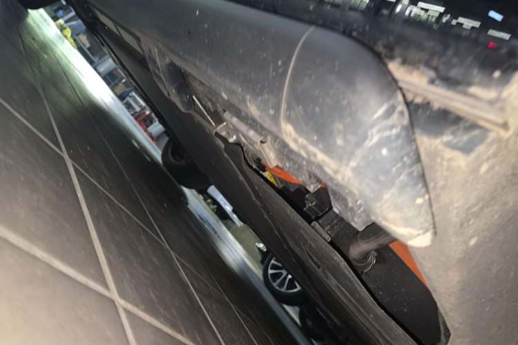 Used Denza N9 2025 Flagship Model Chassis Rear Left