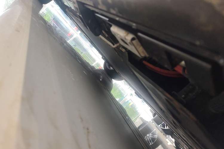 Used Denza N9 2025 Flagship Model Chassis Rear Left