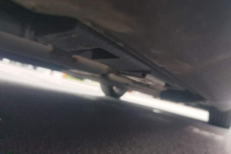 Used Denza N9 2025 Flagship Model Chassis Rear Right