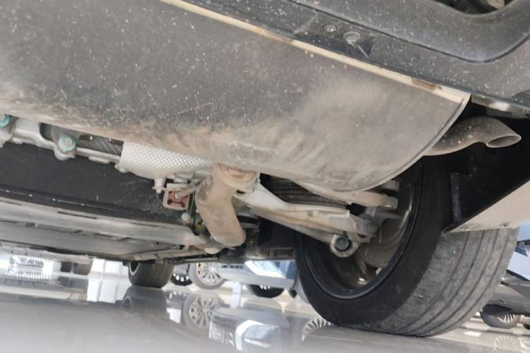 Used Denza N9 2025 Flagship Model Chassis Rear Right