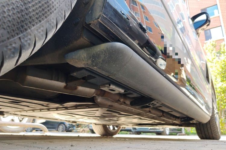 Used Denza N9 2025 Flagship Model Chassis Rear Right