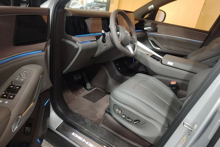 Used Denza N9 2025 Flagship Model Driver Seat