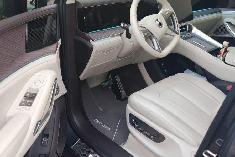 Used Denza N9 2025 Prestige Version Driver Seat