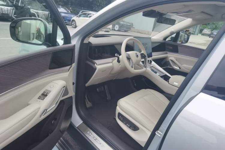 Used Denza N9 2025 Flagship Model Driver Seat