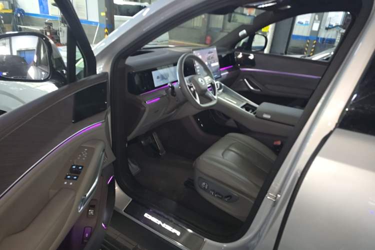 Used Denza N9 2025 Flagship Model Driver Seat
