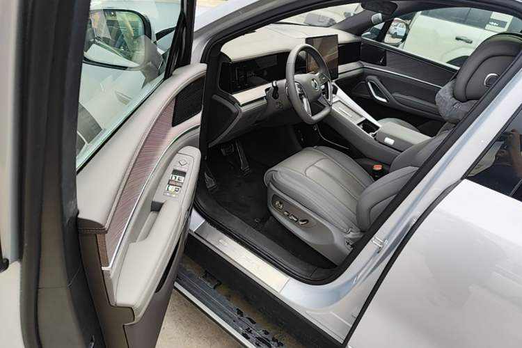 Used Denza N9 2025 Flagship Model Driver Seat