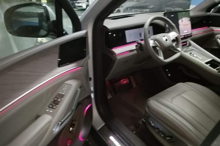 Used Denza N9 2025 Flagship Model Driver Seat