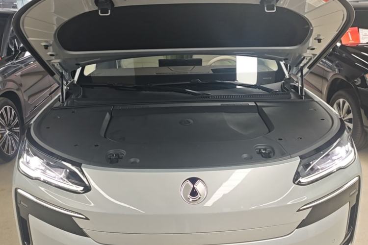 Used Denza N9 2025 Flagship Model Engine Bay