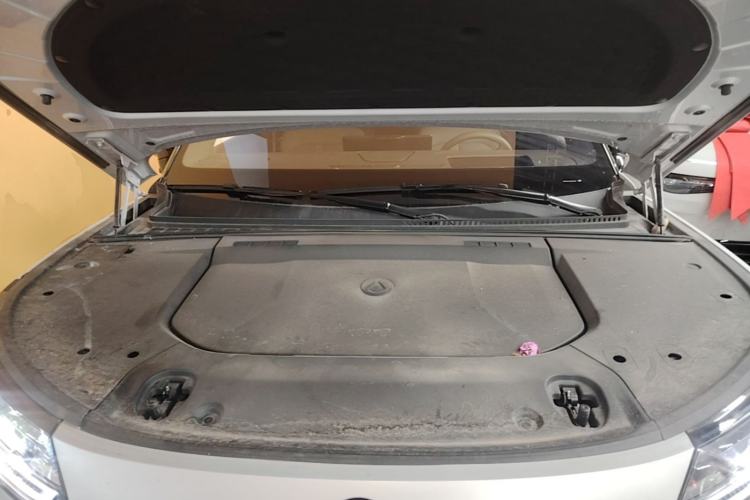 Used Denza N9 2025 Flagship Model Engine Bay