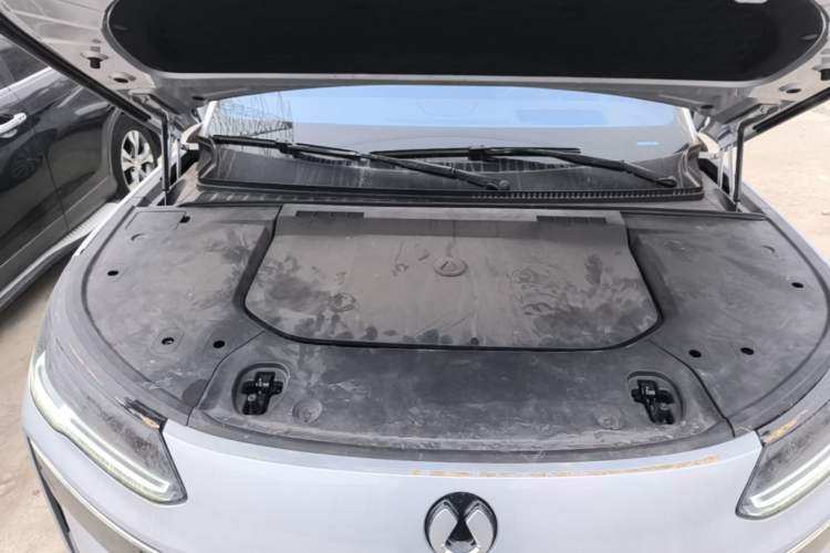 Used Denza N9 2025 Flagship Model Engine Bay
