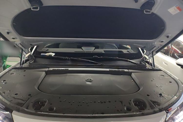 Used Denza N9 2025 Flagship Model Engine Bay