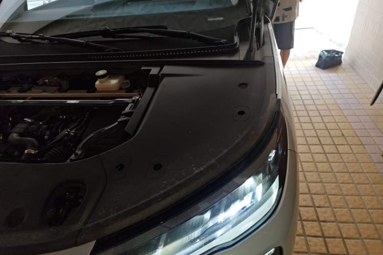 Used Denza N9 2025 Prestige Version Engine Bay Left