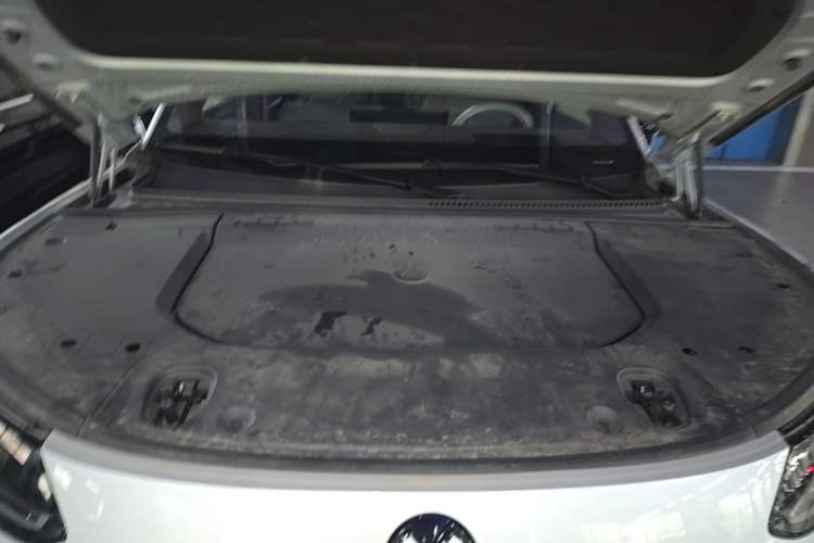 Used Denza N9 2025 Flagship Model Engine Bay