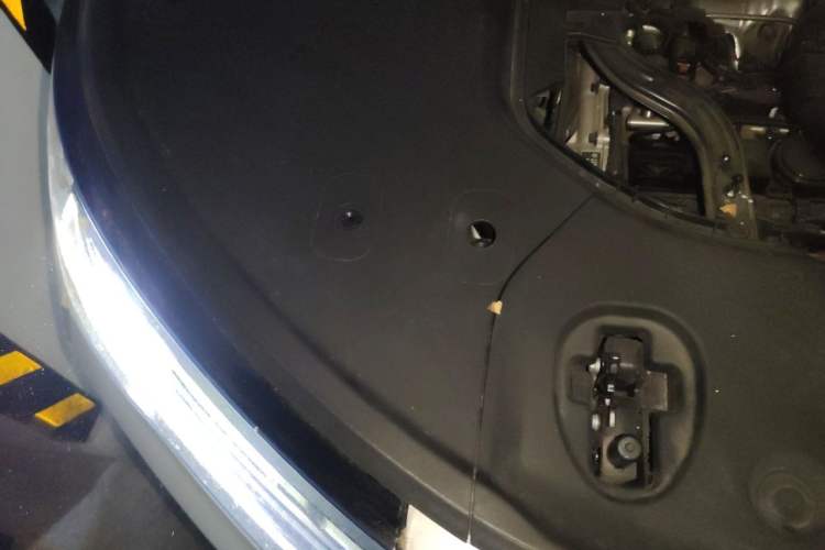 Used Denza N9 2025 Flagship Model Engine Bay Right