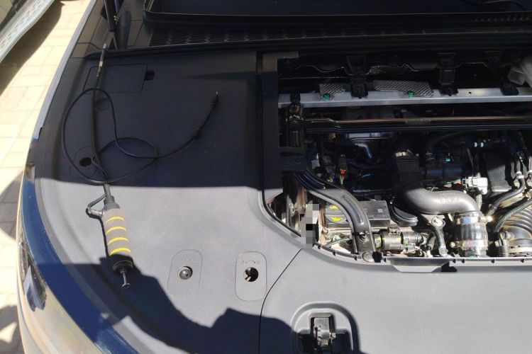 Used Denza N9 2025 Flagship Model Engine Bay Right