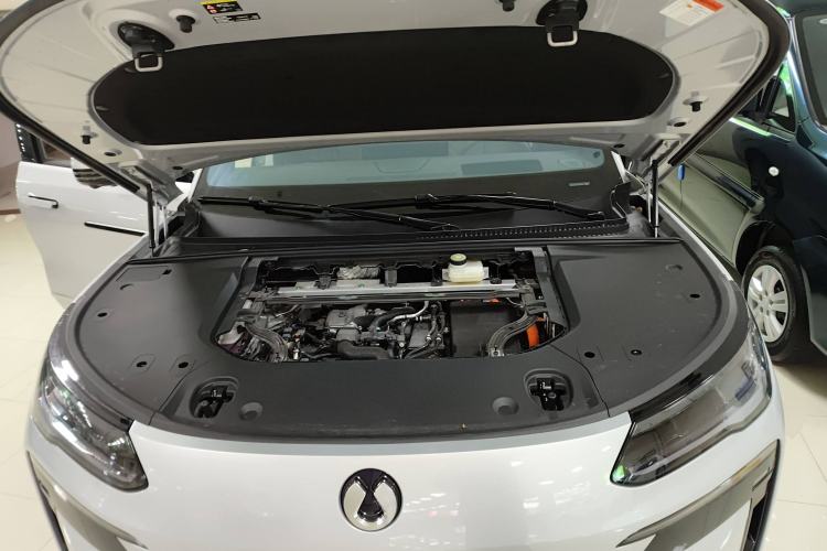 Used Denza N9 2025 Prestige Version Engine Bay