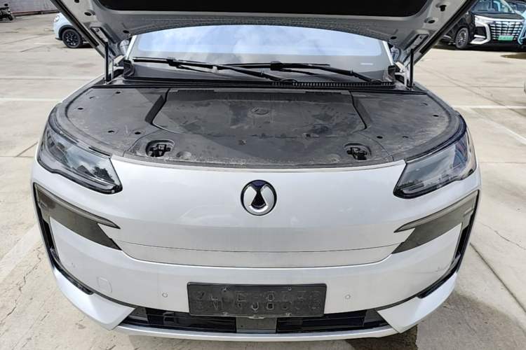 Used Denza N9 2025 Flagship Model Engine Bay