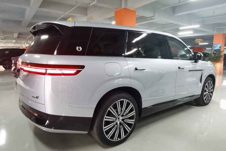 Used Denza N9 2025 Prestige Version Exterior 4