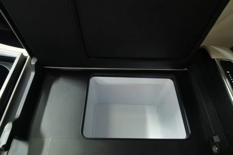 Used Denza N9 2025 Prestige Version Exterior 7