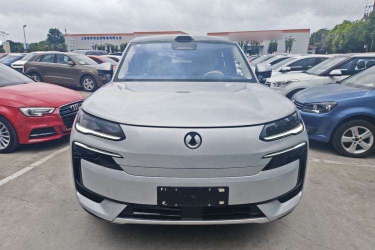 Used Denza N9 2025 Flagship Model Front