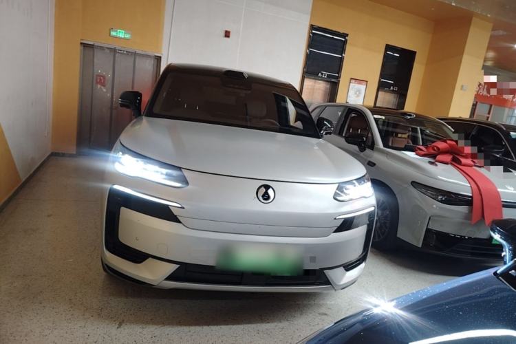 Used Denza N9 2025 Flagship Model Front