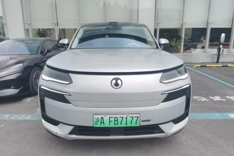 Used Denza N9 2025 Flagship Model Front