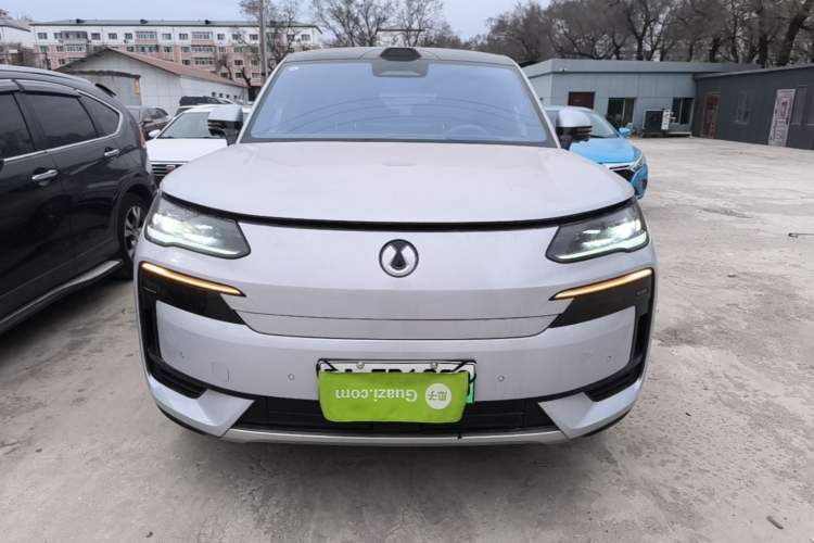 Used Denza N9 2025 Flagship Model Front