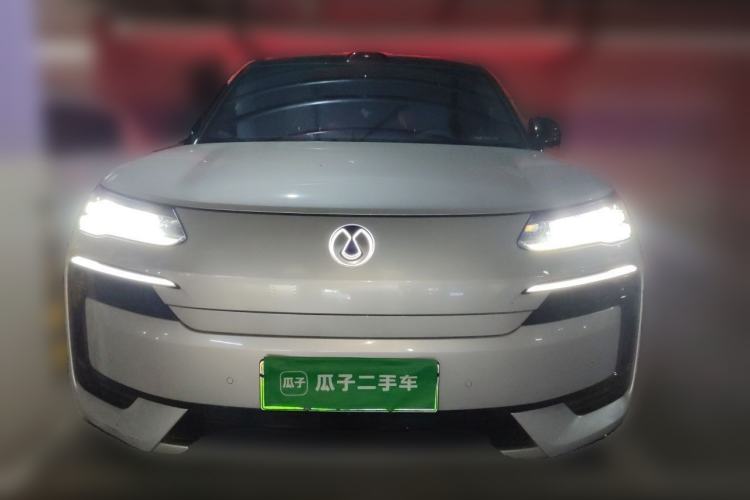 Used Denza N9 2025 Flagship Model Front