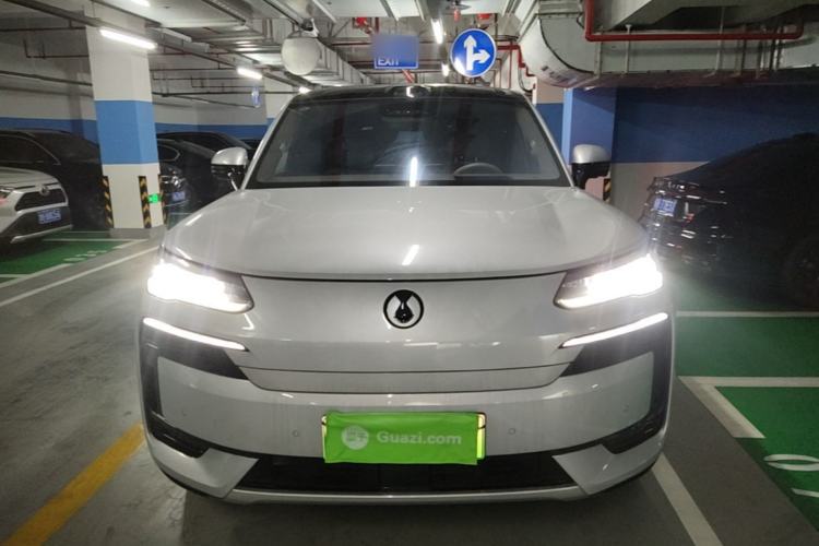 Used Denza N9 2025 Flagship Model Front