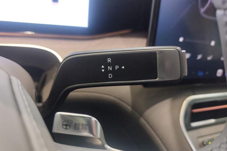 Used Denza N9 2025 Flagship Model Gear Lever