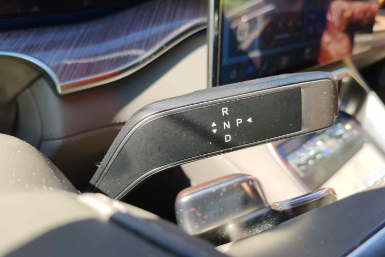 Used Denza N9 2025 Flagship Model Gear Lever