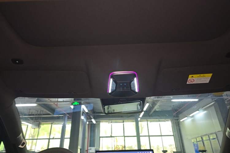 Used Denza N9 2025 Flagship Model Headliner