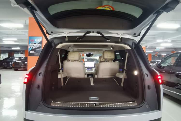 Used Denza N9 2025 Prestige Version Interior 10