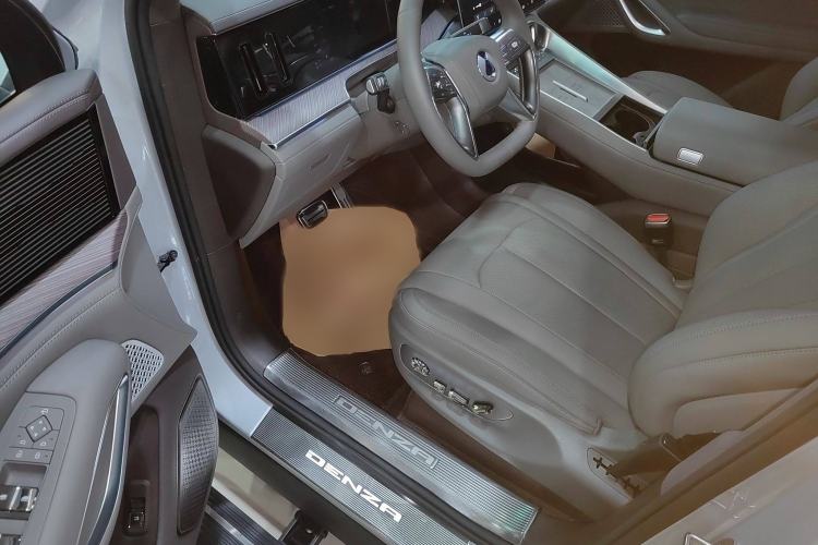 Used Denza N9 2025 Prestige Version Interior 3
