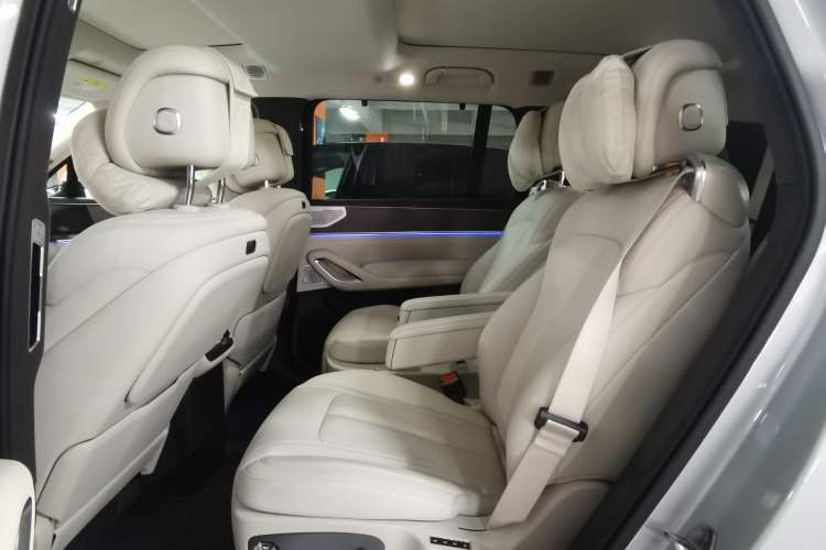 Used Denza N9 2025 Prestige Version Interior 8