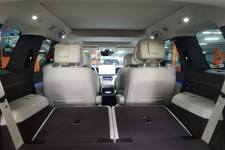 Used Denza N9 2025 Prestige Version Interior 9