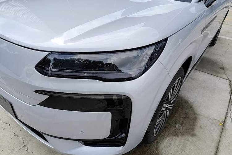 Used Denza N9 2025 Flagship Model Left Front Headlight