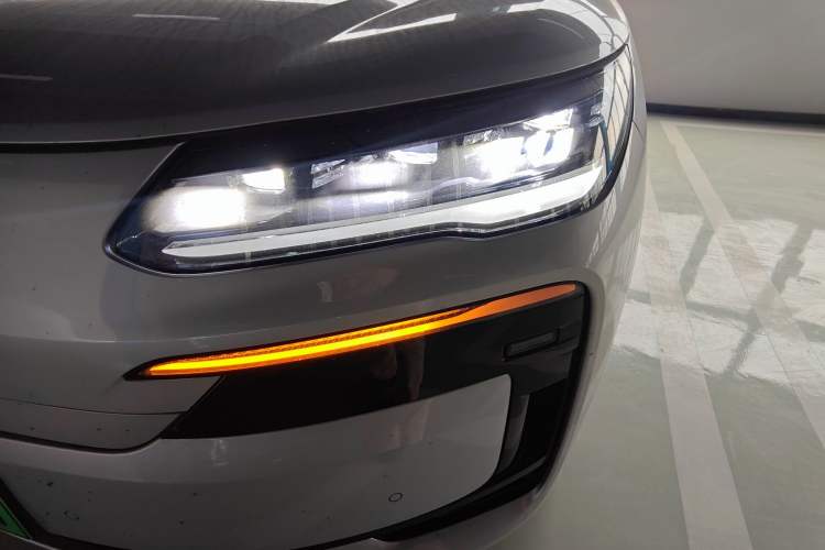 Used Denza N9 2025 Flagship Model Left Front Headlight