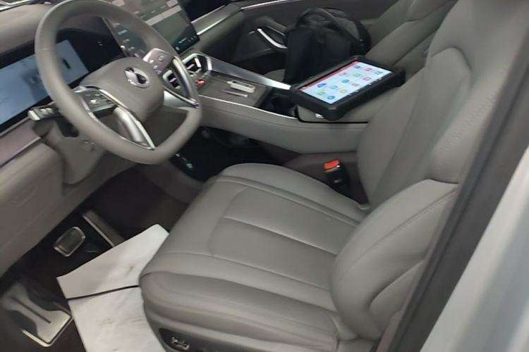 Used Denza N9 2025 Flagship Model Left Front Seat