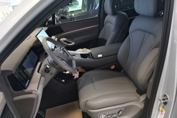 Used Denza N9 2025 Prestige Version Left Front Seat