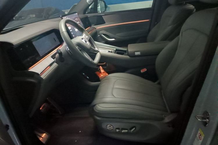 Used Denza N9 2025 Flagship Model Left Front Seat