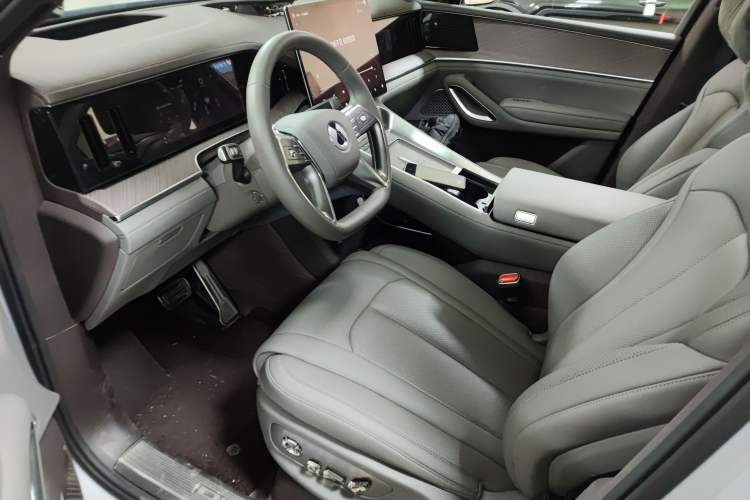 Used Denza N9 2025 Prestige Version Left Front Seat