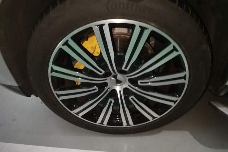 Used Denza N9 2025 Flagship Model Left Front Wheel Hub
