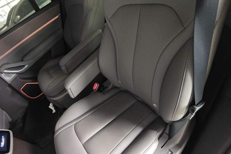 Used Denza N9 2025 Flagship Model Left Rear Seat