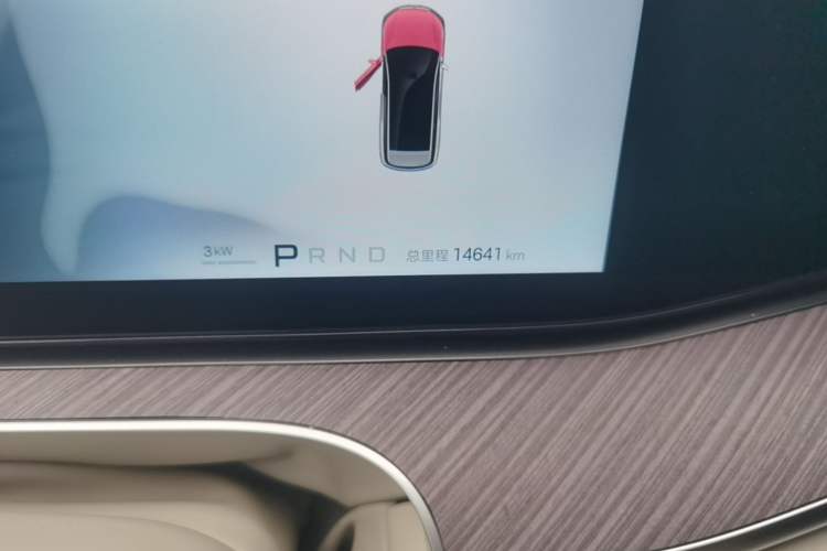 Used Denza N9 2025 Flagship Model Odometer Close Up