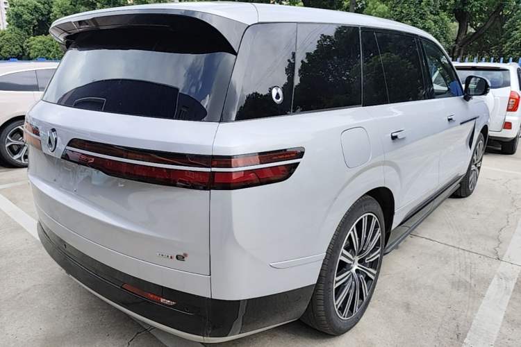Used Denza N9 2025 Flagship Model Rear Right 45 Deg