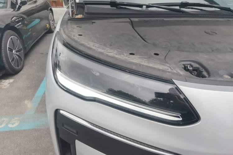 Used Denza N9 2025 Flagship Model Right Front Headlight
