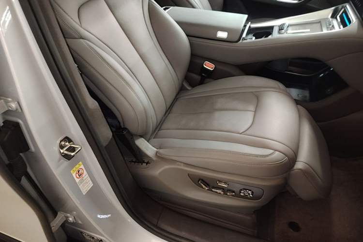 Used Denza N9 2025 Flagship Model Right Front Seat