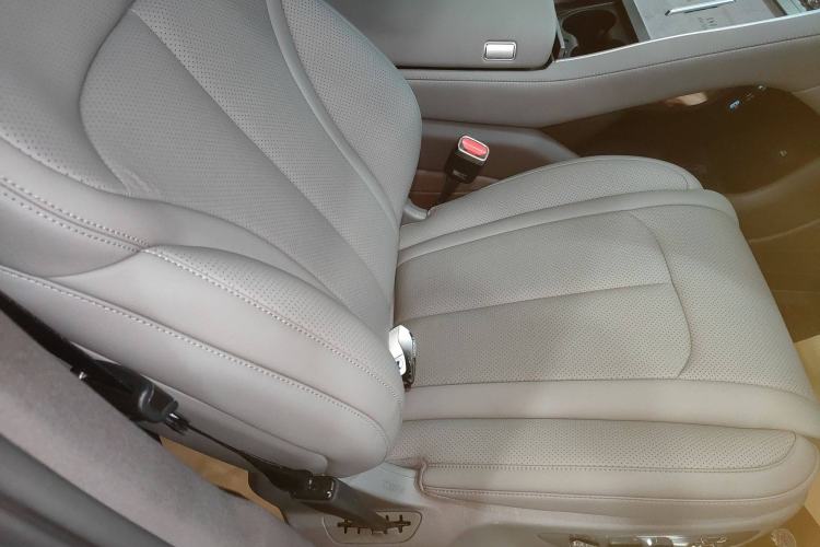 Used Denza N9 2025 Prestige Version Right Front Seat