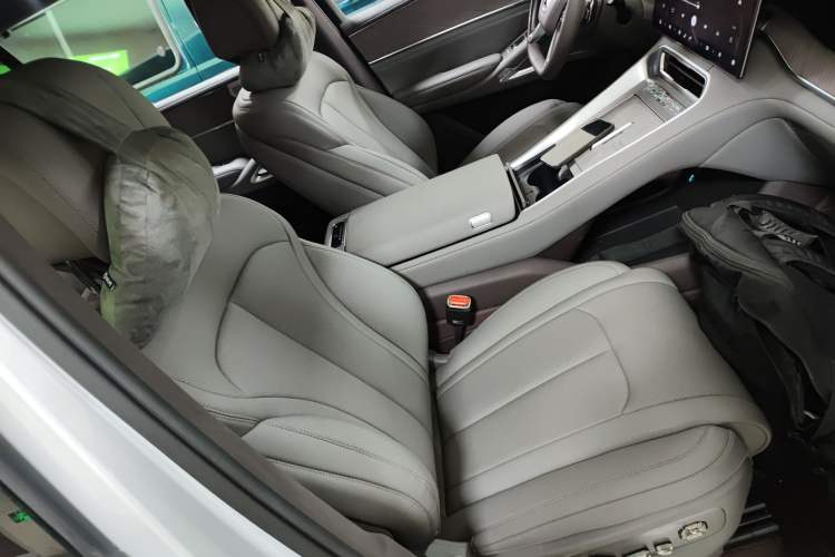 Used Denza N9 2025 Prestige Version Right Front Seat